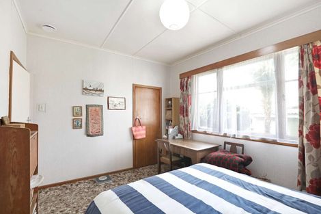Photo of property in 5 Gloag Street, Waverley, 4510