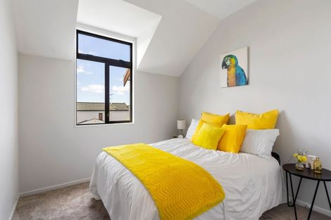 Photo of property in 3/8 Tuscany Way, Te Atatu Peninsula, Auckland, 0610