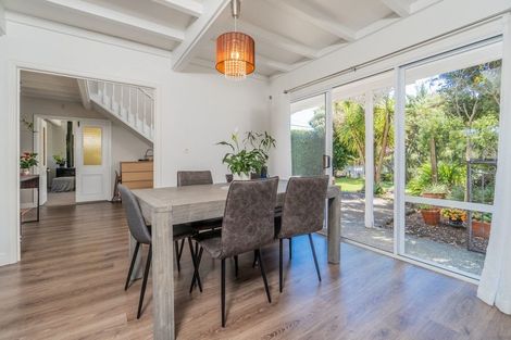 Photo of property in 2/132 Nile Road, Milford, Auckland, 0620