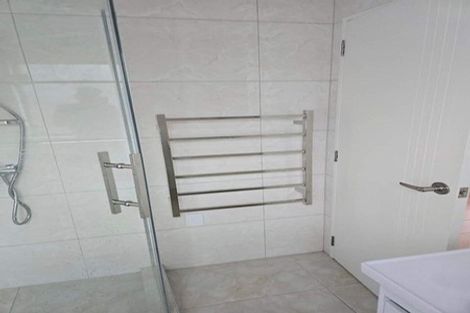 Photo of property in 28b Tiraumea Drive, Pakuranga, Auckland, 2010