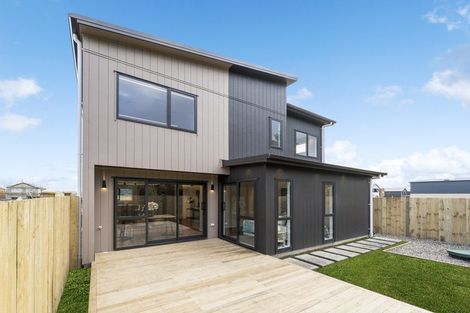 Photo of property in 19 Taipahitini Road, Rosehill, 2113