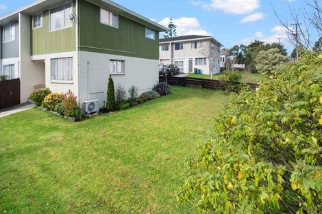 Photo of property in 1/79 West Coast Road, Glen Eden, Auckland, 0602