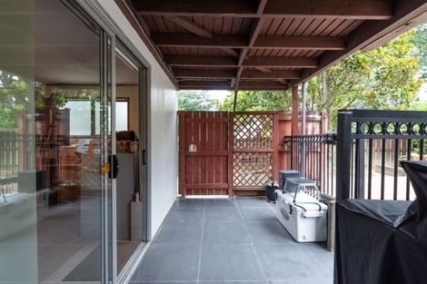 Photo of property in 92 Kemp Road, Massey, Auckland, 0614