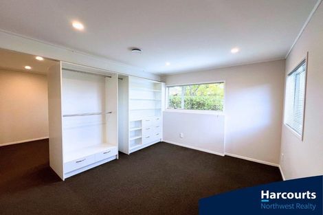 Photo of property in 25 Peterhouse Place, West Harbour, Auckland, 0618