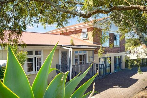 Photo of property in 639 Swanson Road, Swanson, Auckland, 0612