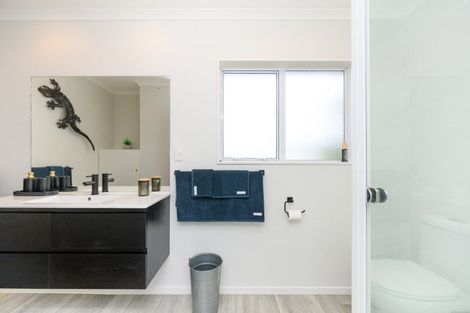 Photo of property in 3 Ferry Street, Foxton Beach, Foxton, 4815