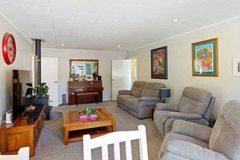 Photo of property in 6 Anzac Road, Otaki, 5512