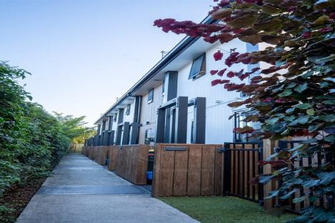 Photo of property in 3/97 Whites Line East, Waiwhetu, Lower Hutt, 5010