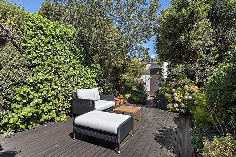 Photo of property in 98 Elizabeth Street, Mount Victoria, Wellington, 6011