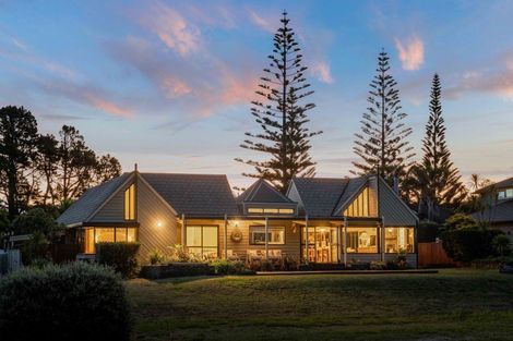 Photo of property in 7 Vista Paku, Pauanui, Hikuai, 3579