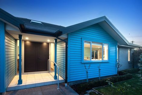 Photo of property in 4 Gamblins Road, Saint Martins, Christchurch, 8022