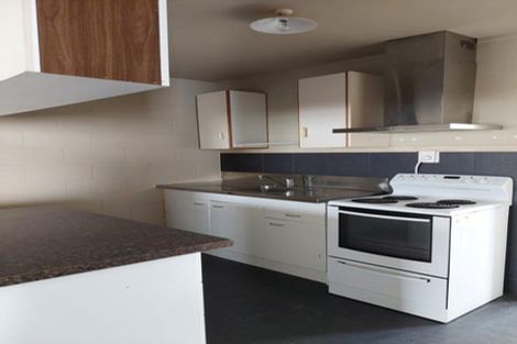 Photo of property in 7a Chetwode Grove, Newlands, Wellington, 6037