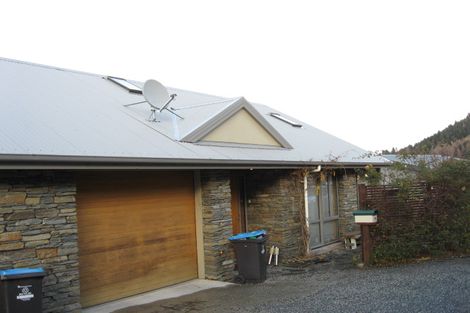 Photo of property in 13 Stone Ridge Place, Queenstown, 9300