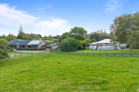 Photo of property in 376 Taiapa Road, Muriwai, Waimauku, 0881