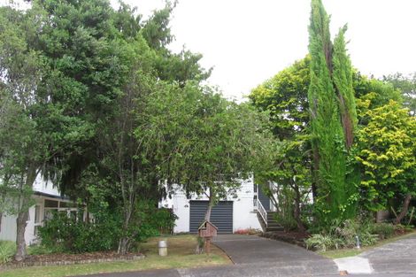Photo of property in 16 Totara Grove, Hillcrest, Auckland, 0627