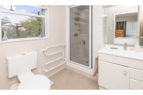 Photo of property in 46 Westgrove Avenue, Avonhead, Christchurch, 8042