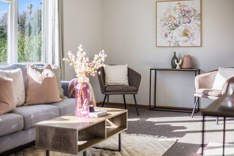 Photo of property in 10 Lincoln Grove, Cannons Creek, Porirua, 5024