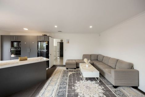 Photo of property in 5 Compton Grove, Huntington, Hamilton, 3210