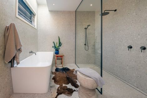 Photo of property in 17 Kapuka Lane, Wanaka, 9305