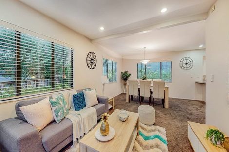 Photo of property in 31 De Val Drive, Titirangi, Auckland, 0604