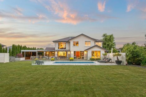 Photo of property in 16 Queenswood Gardens, Mairehau, Christchurch, 8052