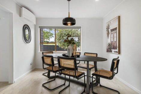 Photo of property in 86 Becroft Drive, Forrest Hill, Auckland, 0620