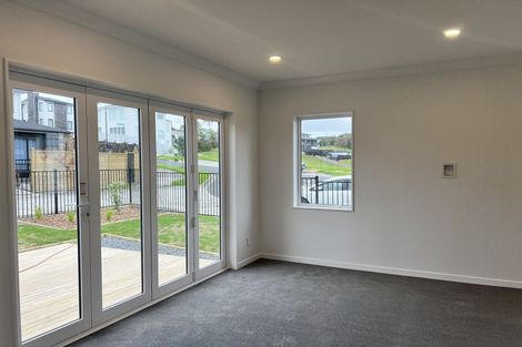 Photo of property in 23 Richard Hill Close, Fairview Heights, Auckland, 0632