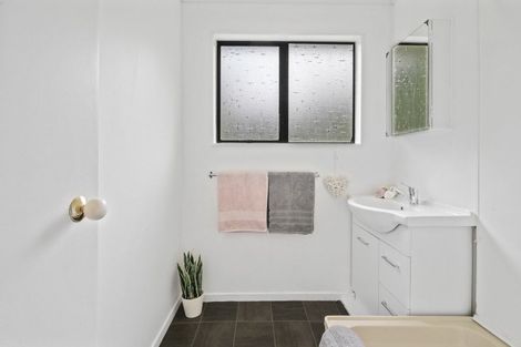 Photo of property in 1a Sunny Grove, Wainuiomata, Lower Hutt, 5014
