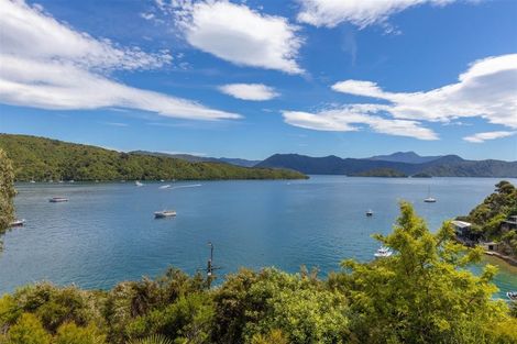 Photo of property in 2 Marina View, Waikawa, Picton, 7281