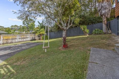 Photo of property in 3a John Webster Place, Glen Eden, Auckland, 0602