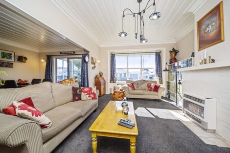 Photo of property in 17 Grey Street, Hawera, 4610