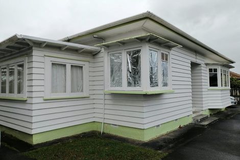 Photo of property in 3170 Great North Road, New Lynn, Auckland, 0600