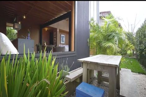 Photo of property in 21a Old Lake Road, Narrow Neck, Auckland, 0624
