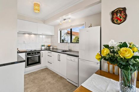 Photo of property in 76a Tukapa Street, Westown, New Plymouth, 4310