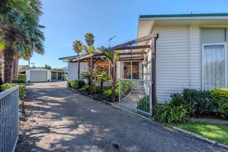 Photo of property in 15 Mill Road, Clive, 4102