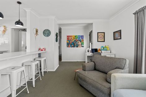 Photo of property in 16 Bledisloe Street, Levin, 5510