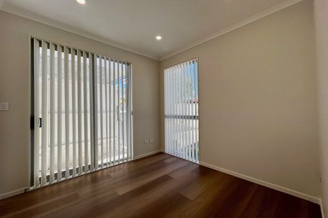 Photo of property in 109 Prince Regent Drive, Half Moon Bay, Auckland, 2012