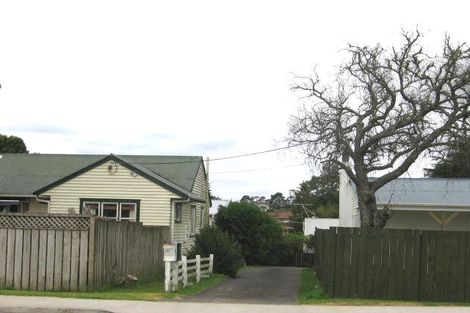 Photo of property in 3/223 Birkdale Road, Birkdale, Auckland, 0626