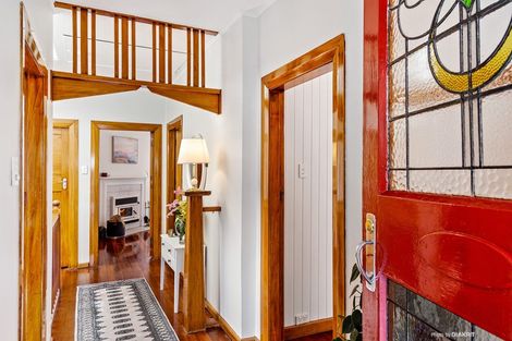 Photo of property in 25 Eden Street, Island Bay, Wellington, 6023