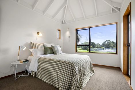 Photo of property in 62 Wairoa Road, Narrow Neck, Auckland, 0624