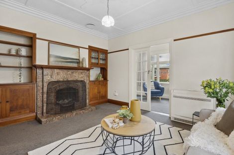 Photo of property in 160 Kenmure Road, Kenmure, Dunedin, 9011