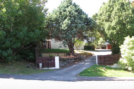 Photo of property in 4 Geoffrey Road, Torbay, Auckland, 0630