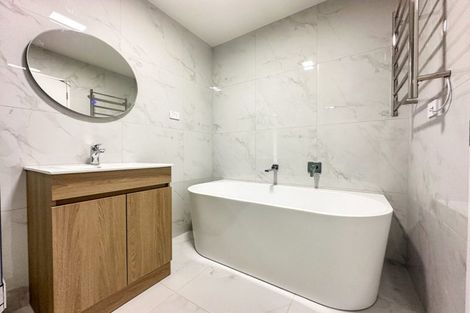 Photo of property in 23b West Harbour Drive, West Harbour, Auckland, 0618