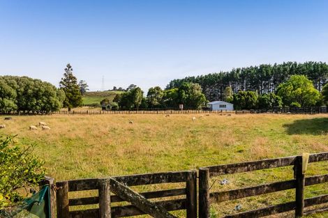 Photo of property in 852 Frankley Road, Hurworth, New Plymouth, 4371