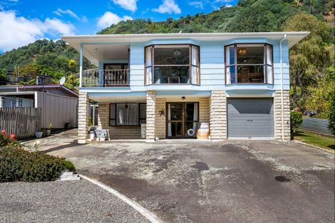 Photo of property in 68 Wairau Road, Picton, 7220