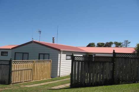 Photo of property in 97 Town Point Road, Maketu, 3189