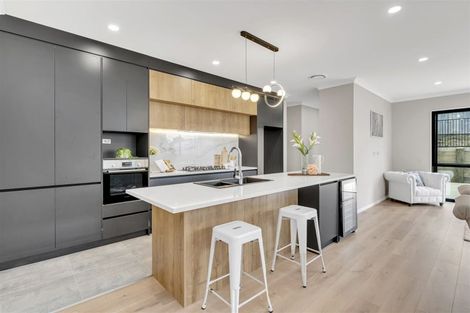 Photo of property in 5 Elevation Street, Flat Bush, Auckland, 2019