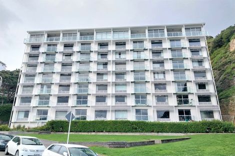 Photo of property in The Capital, 20/370 Oriental Parade, Oriental Bay, Wellington, 6011