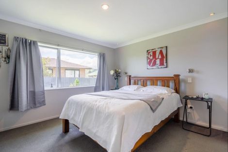 Photo of property in 50 Arawhata Road, Paraparaumu, 5032
