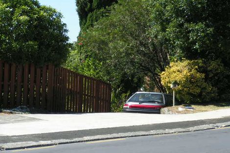 Photo of property in 2/5 Lake Road, Northcote, Auckland, 0627